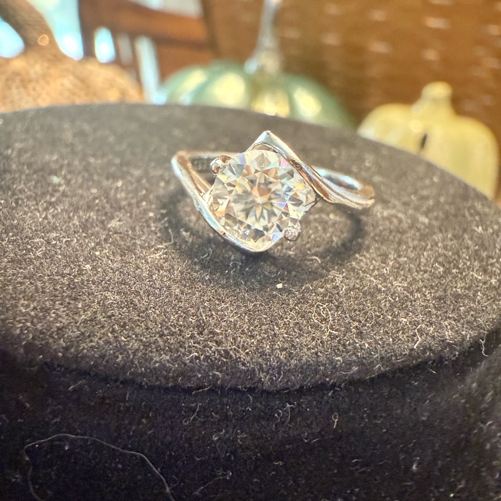 Sterling silver moissanite ring